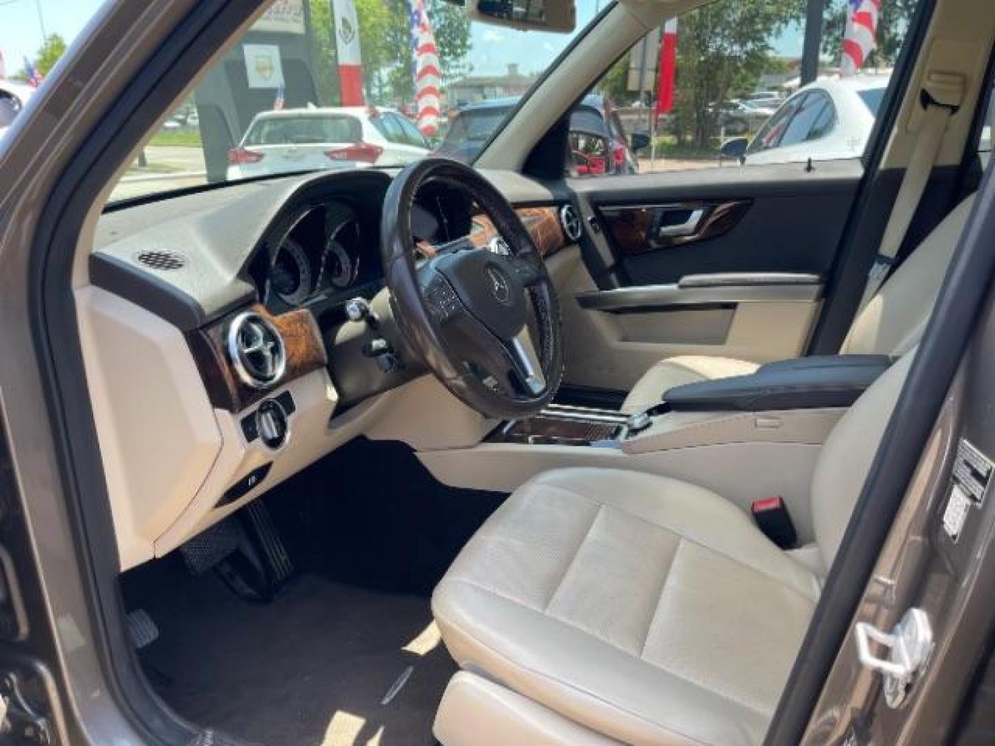 2015 Dolomite Brown Metallic Mercedes-Benz GLK-Class GLK350 (WDCGG5HB7FG) with an 3.5L V6 DOHC 24V engine, 7-Speed Automatic transmission, located at 7935 Gulf Freeway, Houston, 77017, (832) 266-1645, 29.684393, -95.275665 - Photo#8