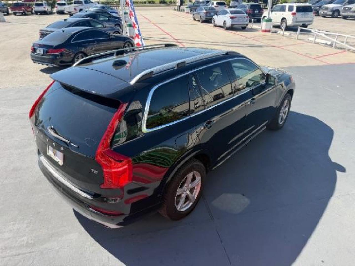 2017 Onyx Black Metallic /Charcoal Volvo XC90 T5 Momentum (YV4102KK8H1) with an Drive-E 2L I-4 gasoline direct injection engine, located at 4545 Spencer Hwy., Pasadena, 77504, (832) 266-1645, 29.666037, -95.173775 - Photo#5