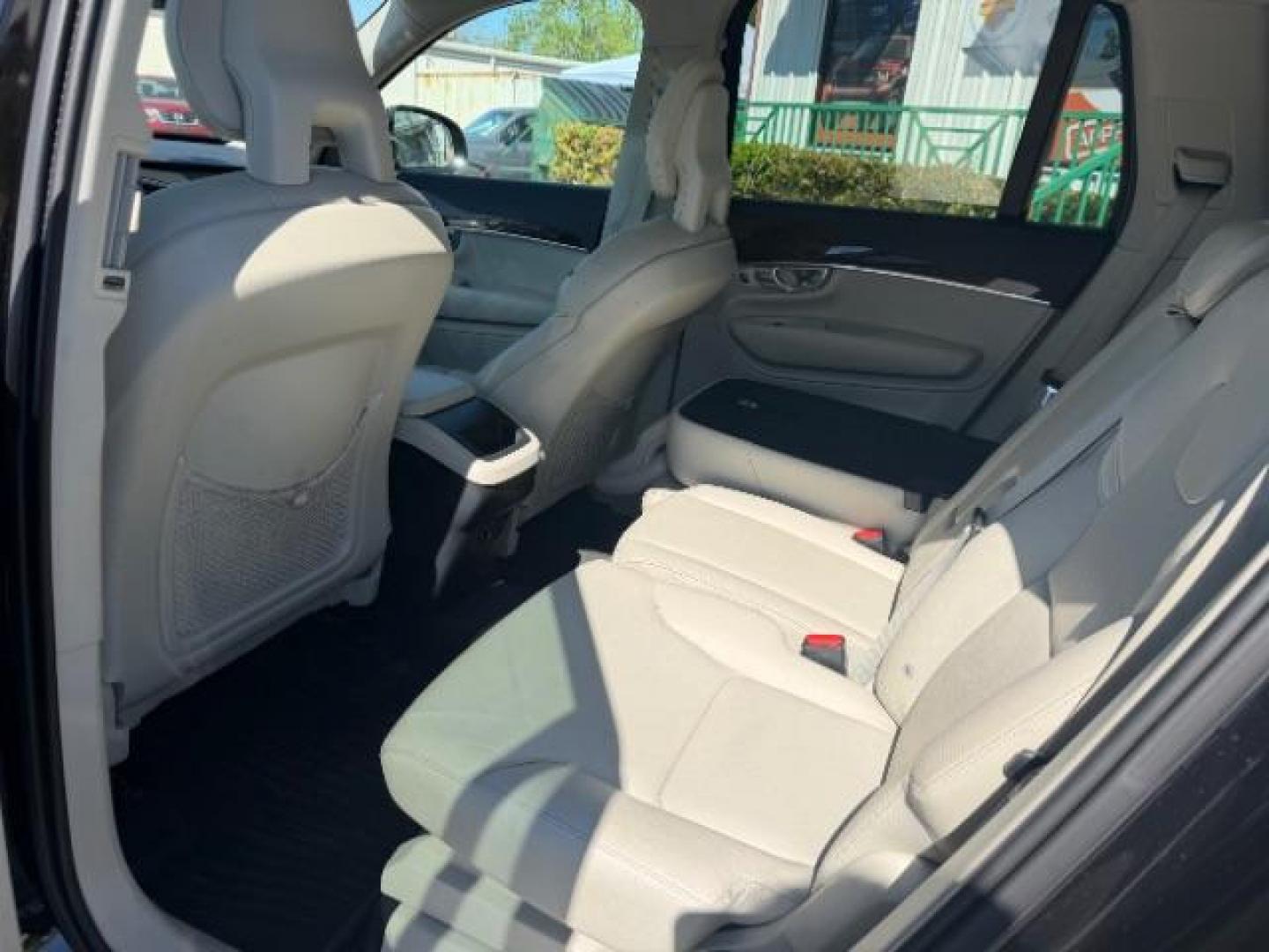 2017 Onyx Black Metallic /Charcoal Volvo XC90 T5 Momentum (YV4102KK8H1) with an Drive-E 2L I-4 gasoline direct injection engine, located at 4545 Spencer Hwy., Pasadena, 77504, (832) 266-1645, 29.666037, -95.173775 - Photo#8