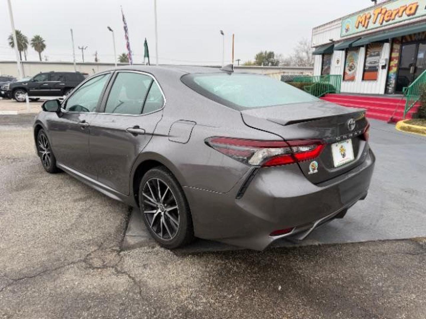 2021 Predawn Gray Mica Toyota Camry SE Nightshade Edition | SE (4T1G11AK0MU) with an 2.5L I-4 port/direct injection engine, located at 4545 Spencer Hwy., Pasadena, 77504, (832) 266-1645, 29.666037, -95.173775 - Photo#4