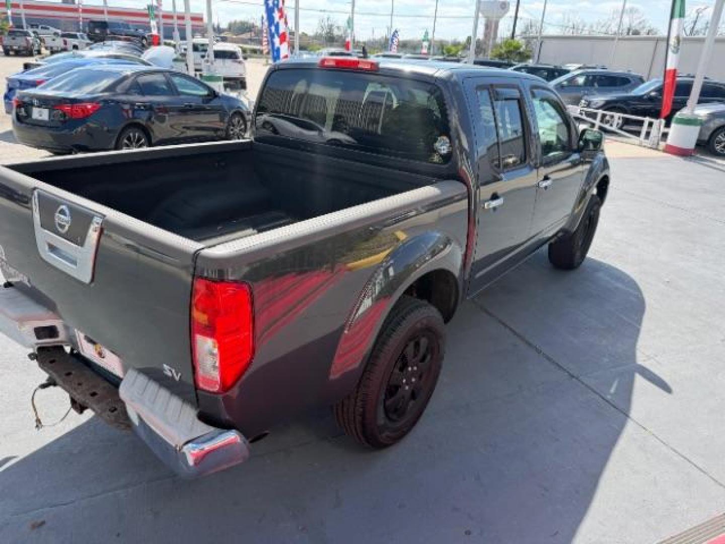 2011 Radiant Silver Nissan Frontier SV (1N6AD0ER5BC) with an VQ 4L V-6 DOHC engine, located at 4545 Spencer Hwy., Pasadena, 77504, (832) 266-1645, 29.666037, -95.173775 - Photo#4