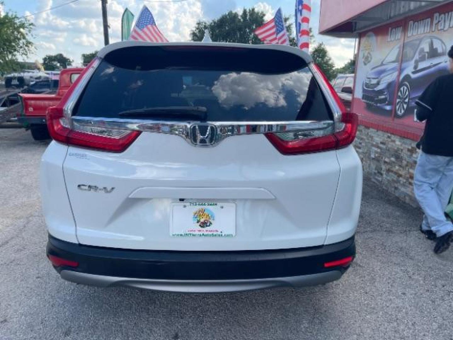 2019 Platinum White Pearl Honda CR-V EX-L (5J6RW1H89KA) with an 1.5L I-4 gasoline direct injection engine, located at 7935 Gulf Freeway, Houston, 77017, (832) 266-1645, 29.684393, -95.275665 - Photo#5