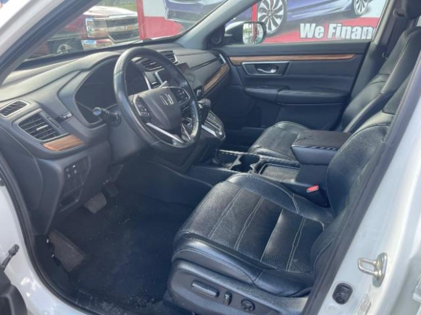 2019 Platinum White Pearl Honda CR-V EX-L (5J6RW1H89KA) with an 1.5L I-4 gasoline direct injection engine, located at 7935 Gulf Freeway, Houston, 77017, (832) 266-1645, 29.684393, -95.275665 - Photo#8