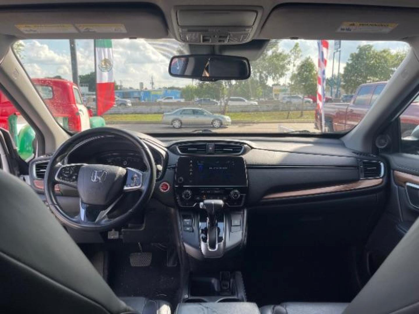 2019 Platinum White Pearl Honda CR-V EX-L (5J6RW1H89KA) with an 1.5L I-4 gasoline direct injection engine, located at 7935 Gulf Freeway, Houston, 77017, (832) 266-1645, 29.684393, -95.275665 - Photo#10