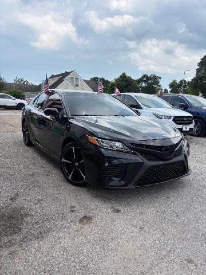 2018 Midnight Black Metallic Toyota Camry SE (4T1B11HK9JU) with an 2.5L I-4 port/direct injection engine, located at 7935 Gulf Freeway, Houston, 77017, (832) 266-1645, 29.684393, -95.275665 - Photo#0