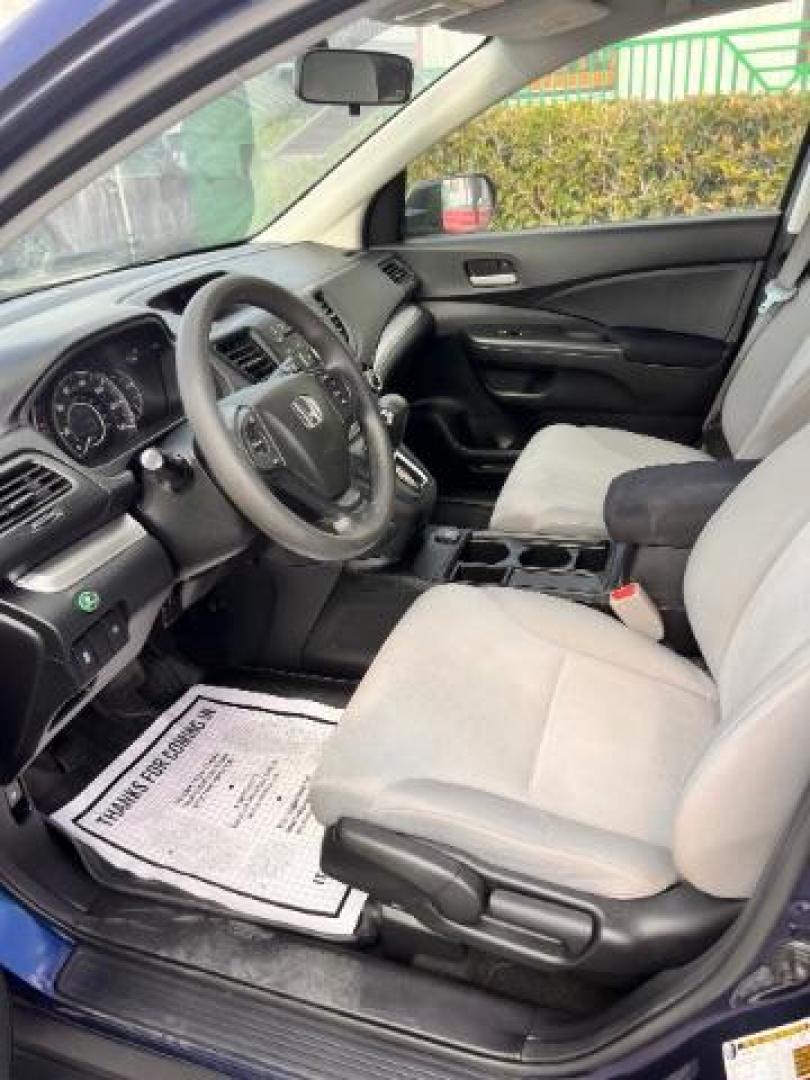 2016 Obsidian Blue Pearl /Beige Honda CR-V SE (2HKRM3H44GH) with an 2.4L I-4 gasoline direct injection engine, located at 4545 Spencer Hwy., Pasadena, 77504, (832) 266-1645, 29.666037, -95.173775 - Photo#8