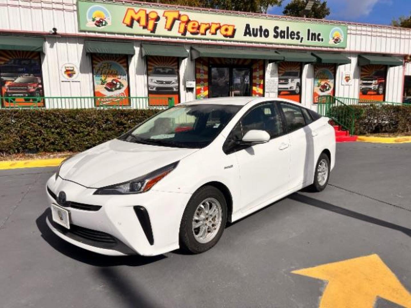 2020 Super White /Moonstone Toyota Prius LE (JTDKARFU1L3) with an 1.8L I-4 DOHC engine, located at 4545 Spencer Hwy., Pasadena, 77504, (832) 266-1645, 29.666037, -95.173775 - Photo#7