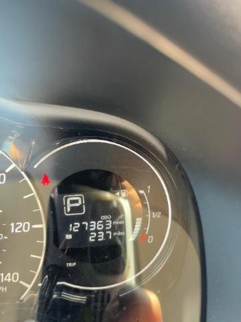 2017 Brilliant Silver Nissan Versa Note SV (3N1CE2CP6HL) with an 1.6L I-4 DOHC engine, located at 7935 Gulf Freeway, Houston, 77017, (832) 266-1645, 29.684393, -95.275665 - Photo#12