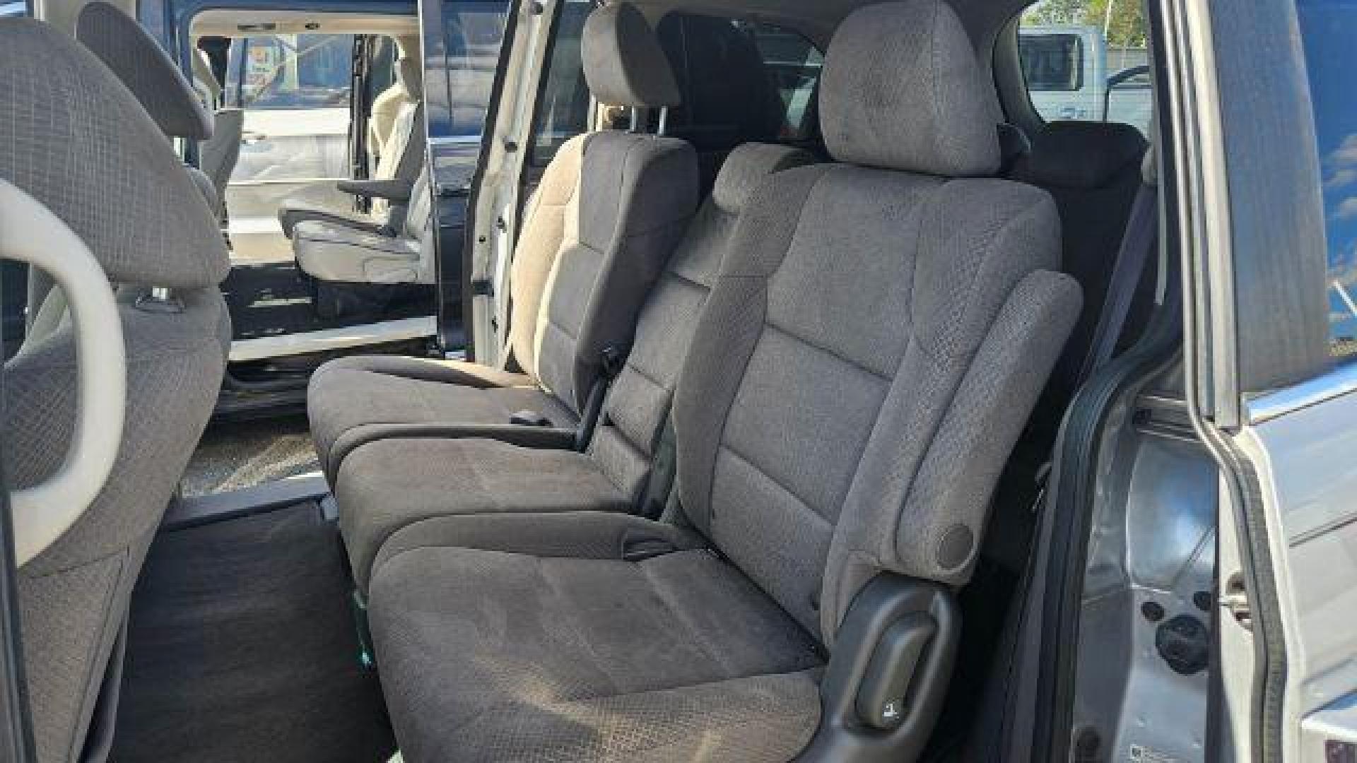 2019 Billet Silver Metallic Clearcoat /Black/Black/Black Chrysler Pacifica Touring Plus (2C4RC1FG3KR) with an 3.6L V-6 DOHC engine, located at 4545 Spencer Hwy., Pasadena, 77504, (832) 266-1645, 29.666037, -95.173775 - Photo#5