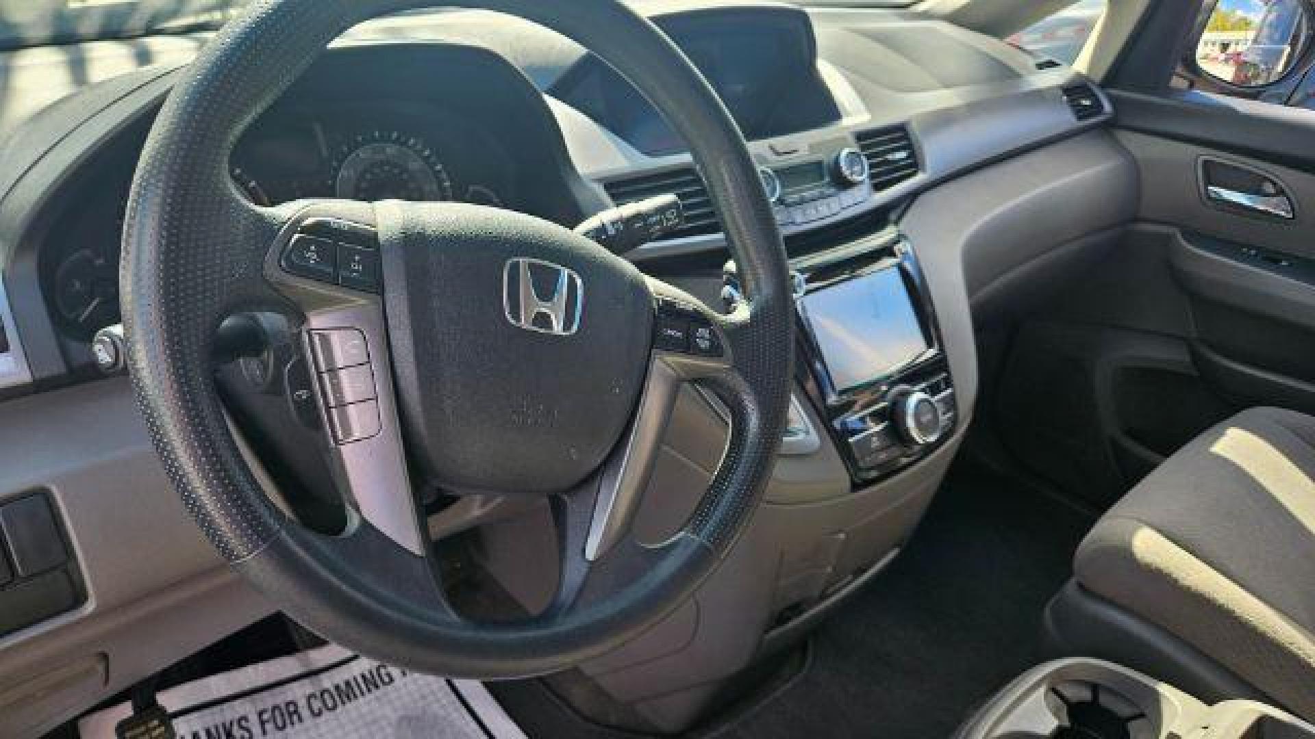 2019 Billet Silver Metallic Clearcoat /Black/Black/Black Chrysler Pacifica Touring Plus (2C4RC1FG3KR) with an 3.6L V-6 DOHC engine, located at 4545 Spencer Hwy., Pasadena, 77504, (832) 266-1645, 29.666037, -95.173775 - Photo#7