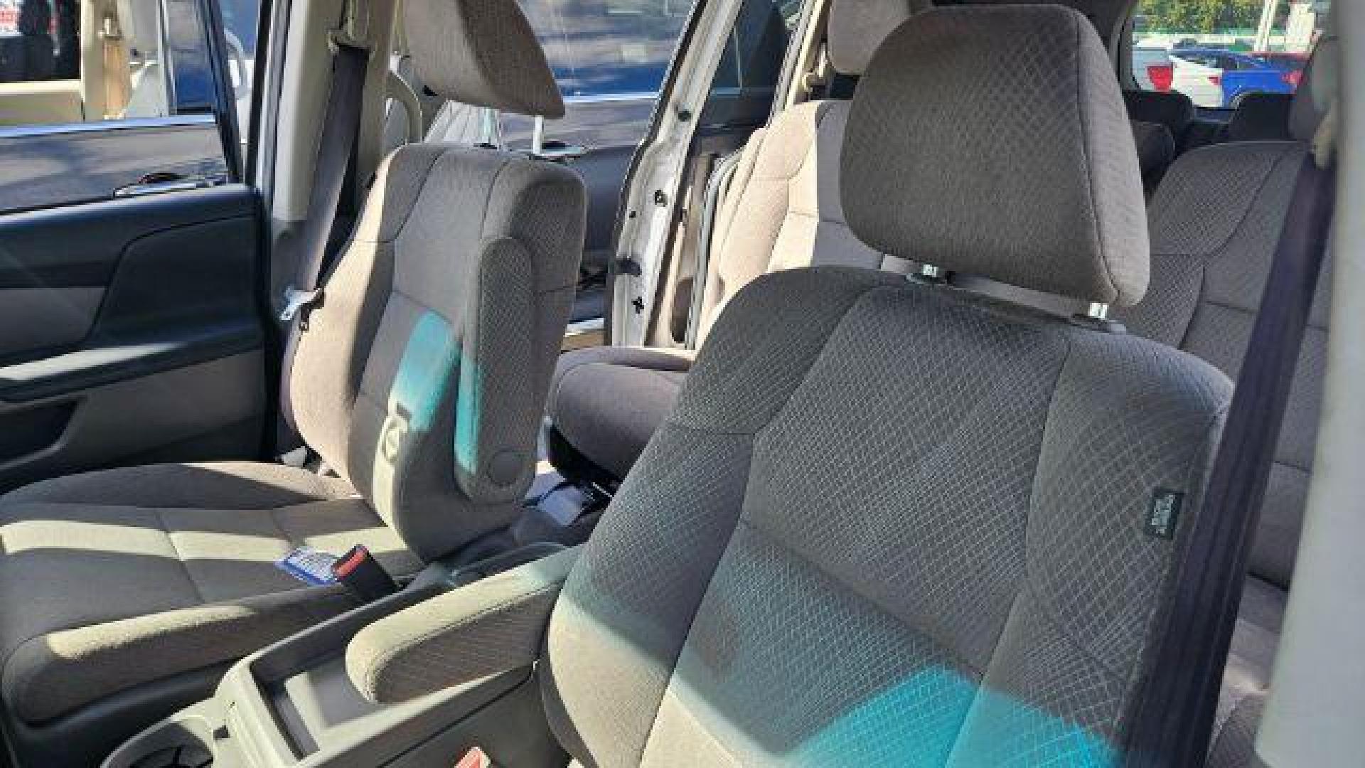 2019 Billet Silver Metallic Clearcoat /Black/Black/Black Chrysler Pacifica Touring Plus (2C4RC1FG3KR) with an 3.6L V-6 DOHC engine, located at 4545 Spencer Hwy., Pasadena, 77504, (832) 266-1645, 29.666037, -95.173775 - Photo#8