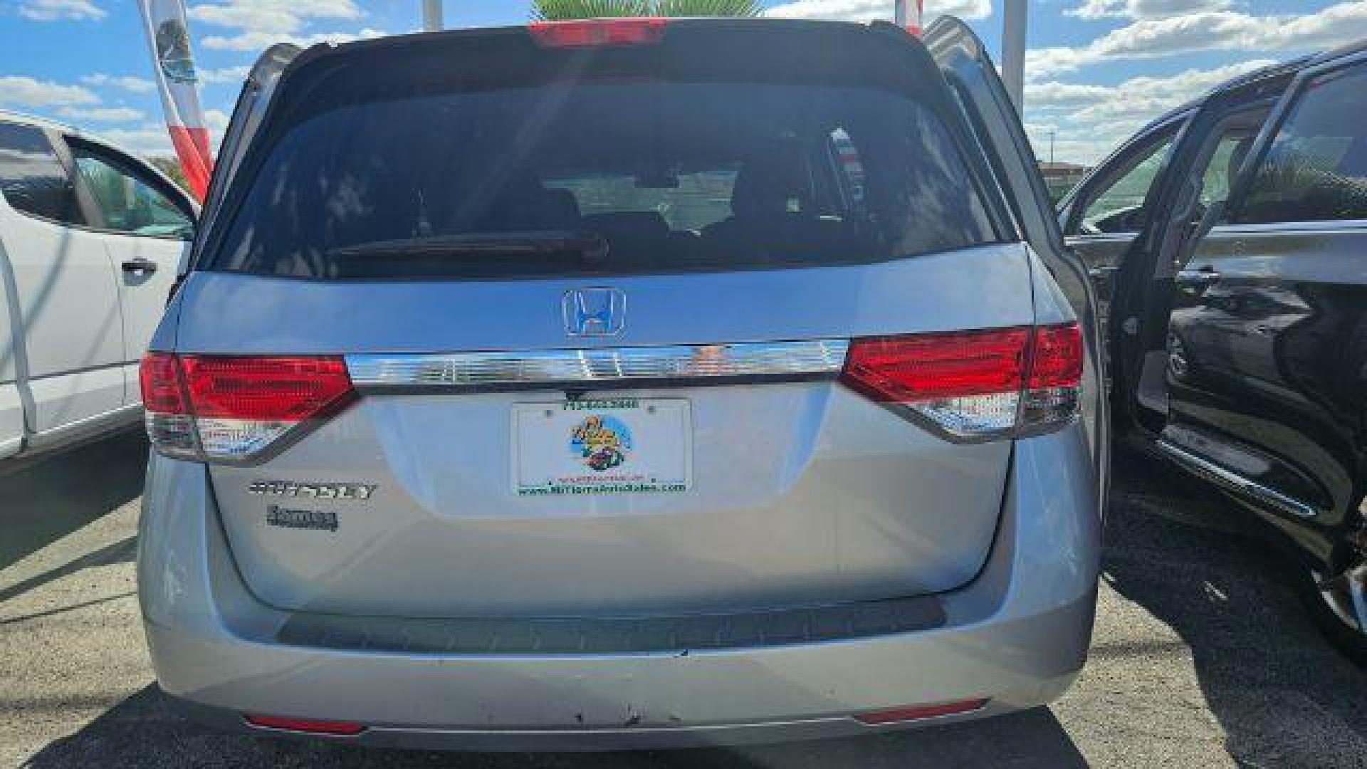 2019 Billet Silver Metallic Clearcoat /Black/Black/Black Chrysler Pacifica Touring Plus (2C4RC1FG3KR) with an 3.6L V-6 DOHC engine, located at 4545 Spencer Hwy., Pasadena, 77504, (832) 266-1645, 29.666037, -95.173775 - Photo#13