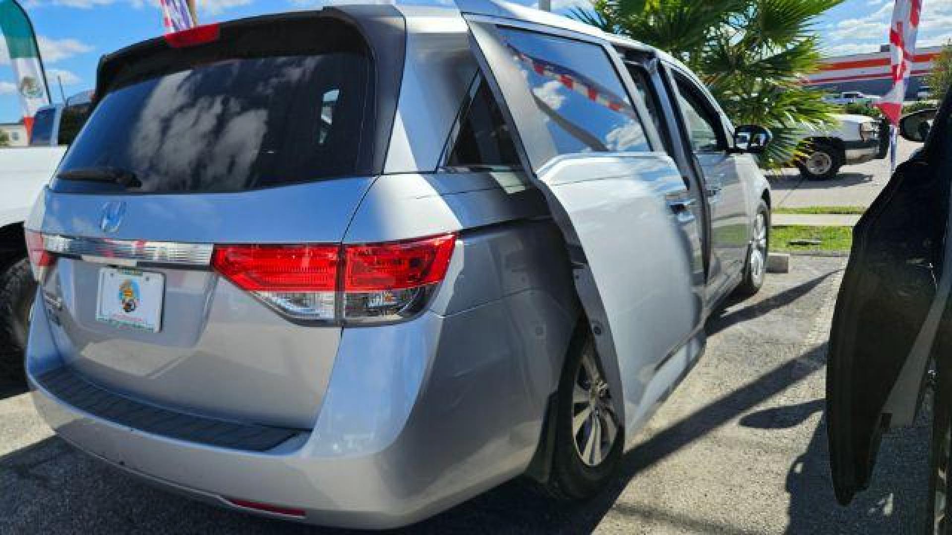 2019 Billet Silver Metallic Clearcoat /Black/Black/Black Chrysler Pacifica Touring Plus (2C4RC1FG3KR) with an 3.6L V-6 DOHC engine, located at 4545 Spencer Hwy., Pasadena, 77504, (832) 266-1645, 29.666037, -95.173775 - Photo#14