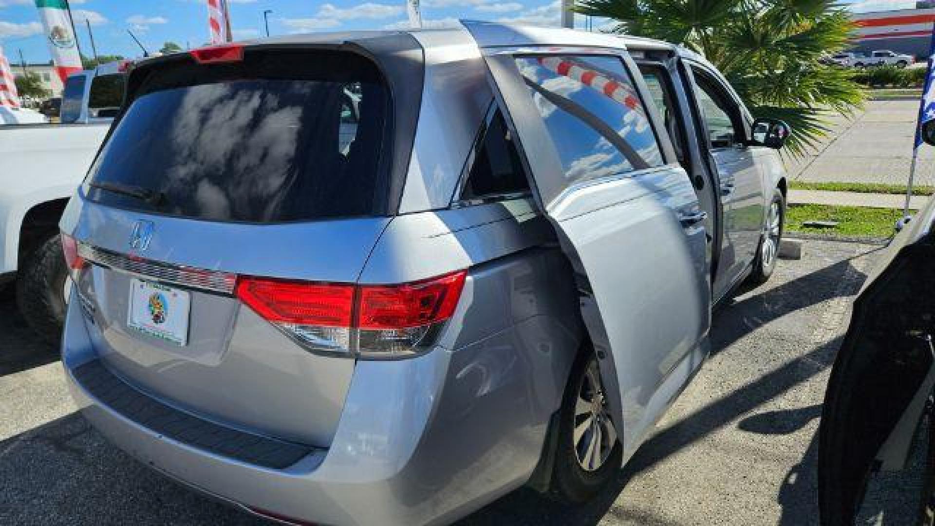 2019 Billet Silver Metallic Clearcoat /Black/Black/Black Chrysler Pacifica Touring Plus (2C4RC1FG3KR) with an 3.6L V-6 DOHC engine, located at 4545 Spencer Hwy., Pasadena, 77504, (832) 266-1645, 29.666037, -95.173775 - Photo#15