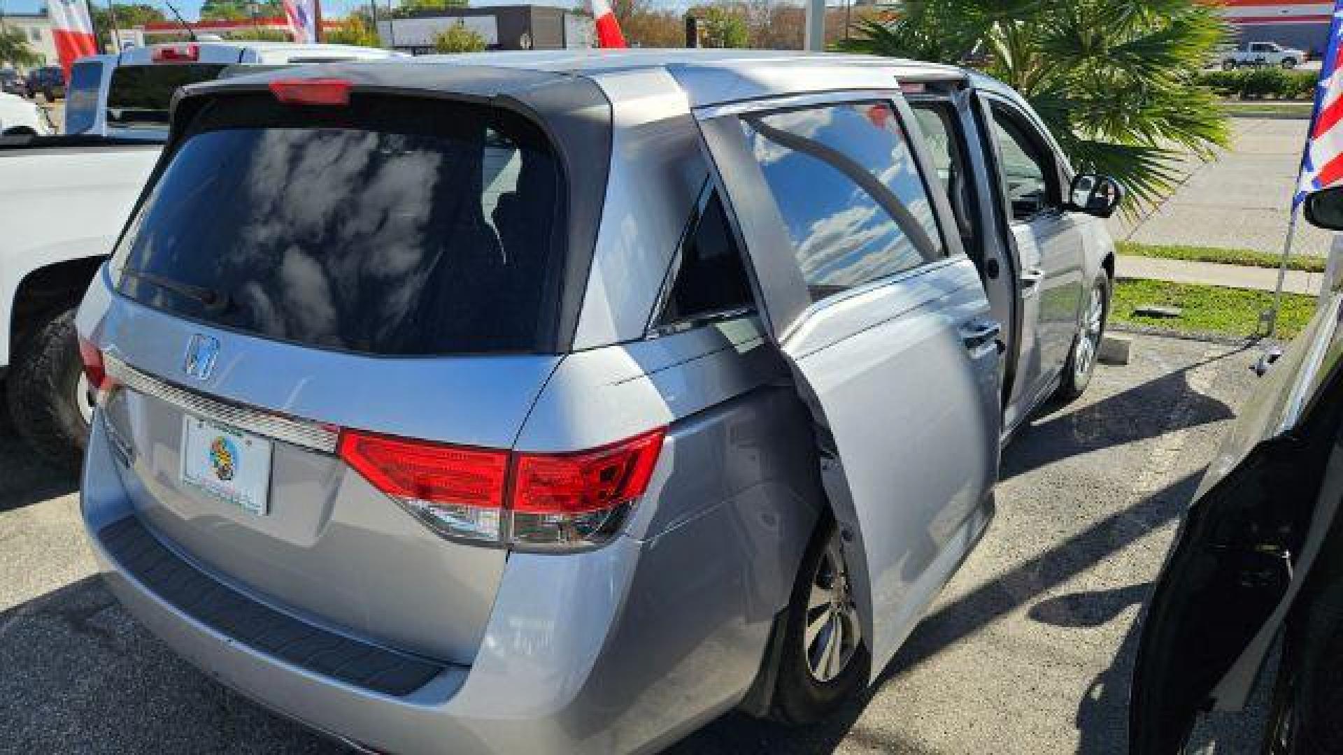 2019 Billet Silver Metallic Clearcoat /Black/Black/Black Chrysler Pacifica Touring Plus (2C4RC1FG3KR) with an 3.6L V-6 DOHC engine, located at 4545 Spencer Hwy., Pasadena, 77504, (832) 266-1645, 29.666037, -95.173775 - Photo#16
