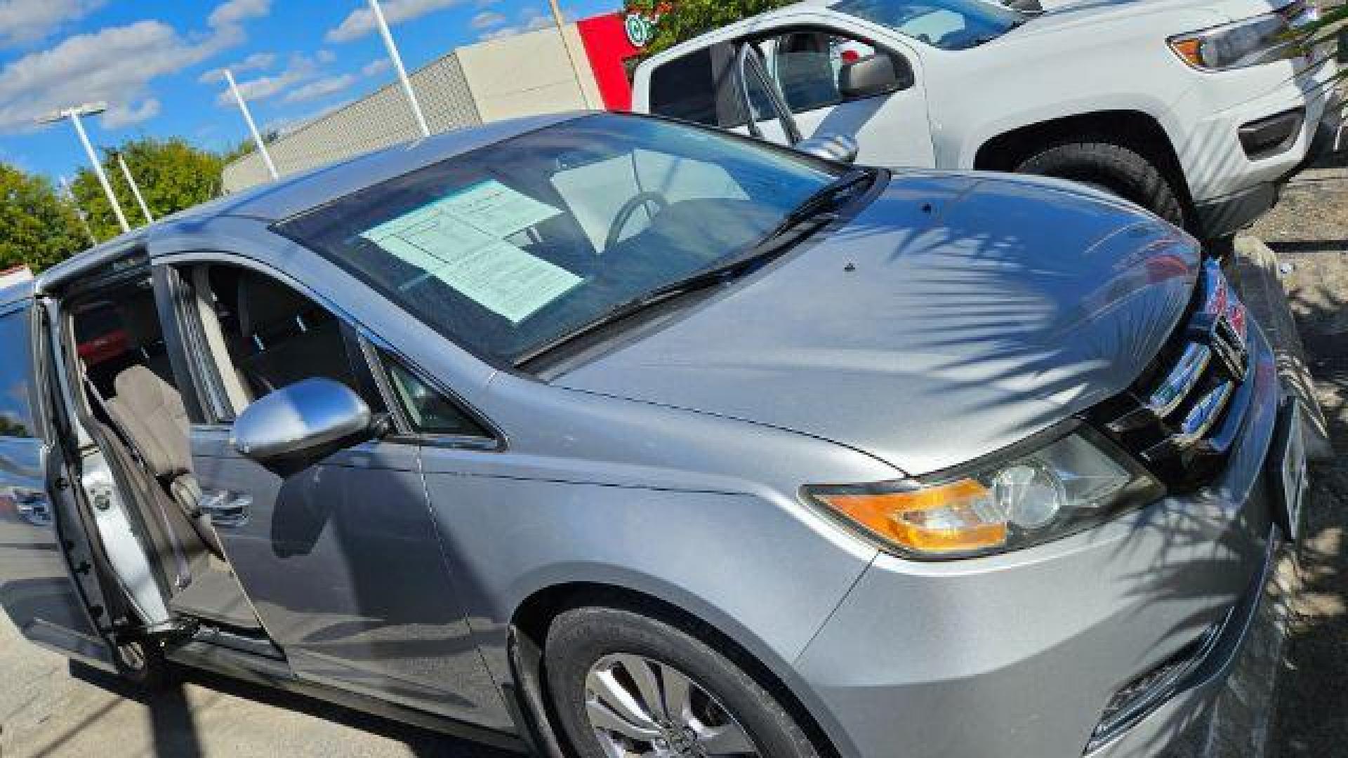 2019 Billet Silver Metallic Clearcoat /Black/Black/Black Chrysler Pacifica Touring Plus (2C4RC1FG3KR) with an 3.6L V-6 DOHC engine, located at 4545 Spencer Hwy., Pasadena, 77504, (832) 266-1645, 29.666037, -95.173775 - Photo#18