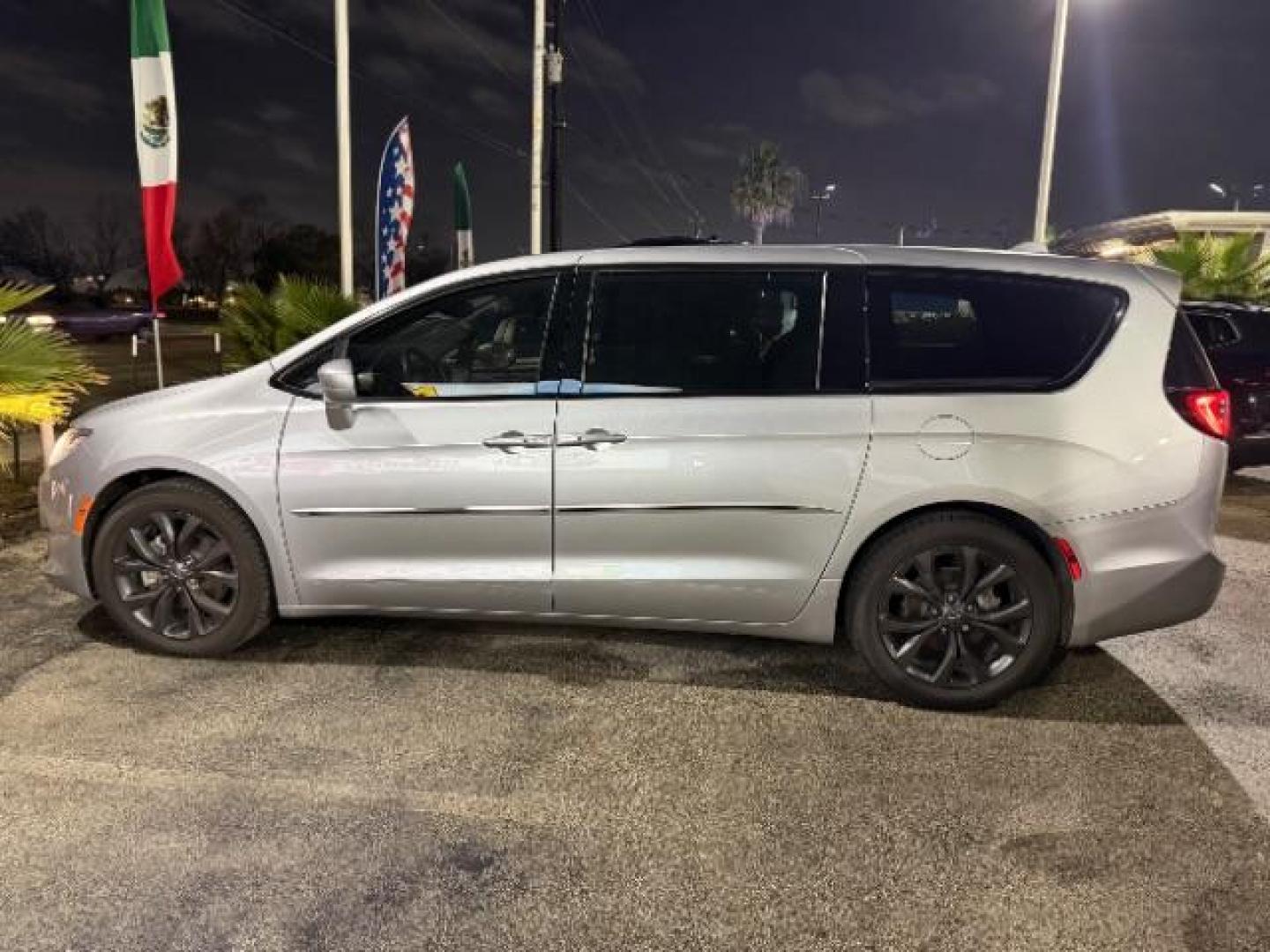 2019 Billet Silver Metallic Clearcoat /Black/Black/Black Chrysler Pacifica Touring Plus (2C4RC1FG3KR) with an 3.6L V-6 DOHC engine, located at 4545 Spencer Hwy., Pasadena, 77504, (832) 266-1645, 29.666037, -95.173775 - Photo#2
