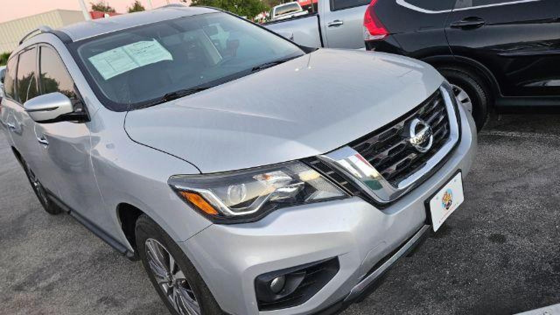 2019 Gun Metallic /Charcoal Nissan Pathfinder SV (5N1DR2MN7KC) with an 3.5L V-6 gasoline direct injection engine, located at 4545 Spencer Hwy., Pasadena, 77504, (832) 266-1645, 29.666037, -95.173775 - Photo#1
