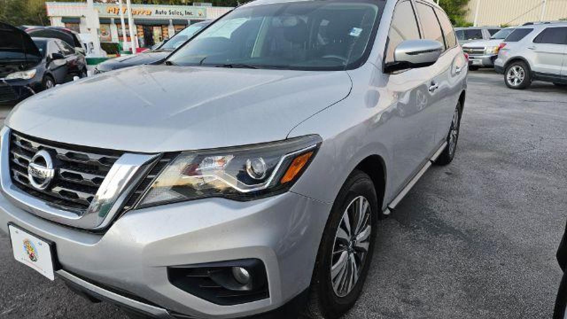 2019 Gun Metallic /Charcoal Nissan Pathfinder SV (5N1DR2MN7KC) with an 3.5L V-6 gasoline direct injection engine, located at 4545 Spencer Hwy., Pasadena, 77504, (832) 266-1645, 29.666037, -95.173775 - Photo#2