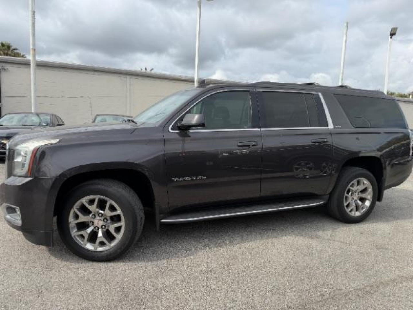 2015 GMC Yukon XL 1500 SLT (1GKS1HKC1FR) with an EcoTec3 5.3L V-8 gasoline direct injection engine, located at 4545 Spencer Hwy., Pasadena, 77504, (832) 266-1645, 29.666037, -95.173775 - Photo#2