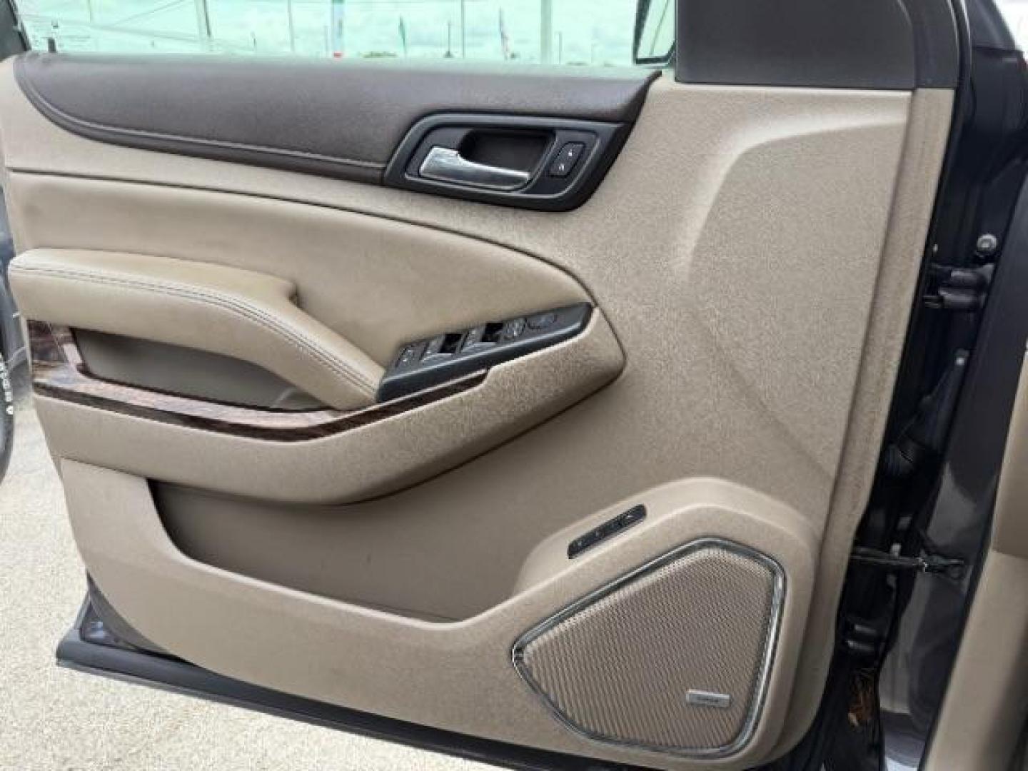 2015 GMC Yukon XL 1500 SLT (1GKS1HKC1FR) with an EcoTec3 5.3L V-8 gasoline direct injection engine, located at 4545 Spencer Hwy., Pasadena, 77504, (832) 266-1645, 29.666037, -95.173775 - Photo#10