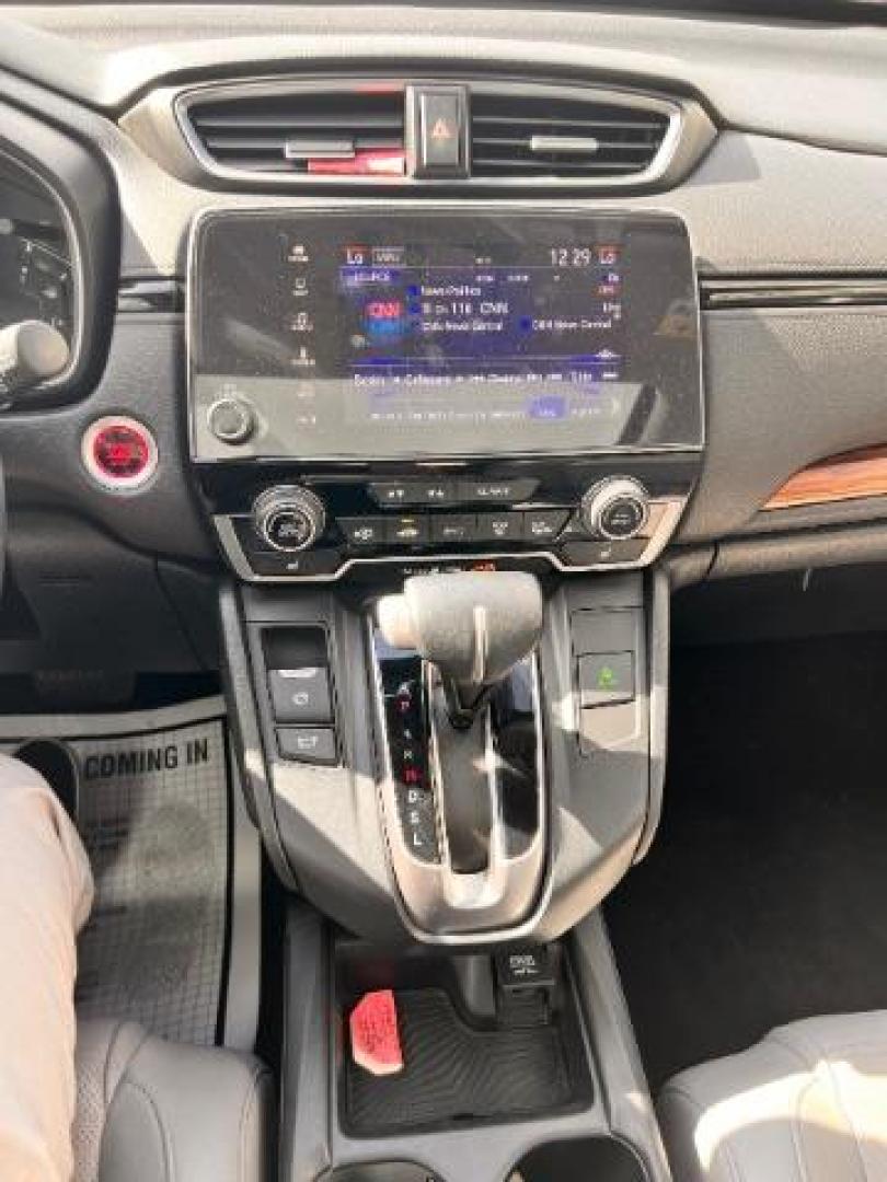 2017 Lunar Silver Metallic /Black Honda CR-V EX-L | EX-L Navi (7FARW1H86HE) with an 1.5L I-4 gasoline direct injection engine, located at 4545 Spencer Hwy., Pasadena, 77504, (832) 266-1645, 29.666037, -95.173775 - Photo#12