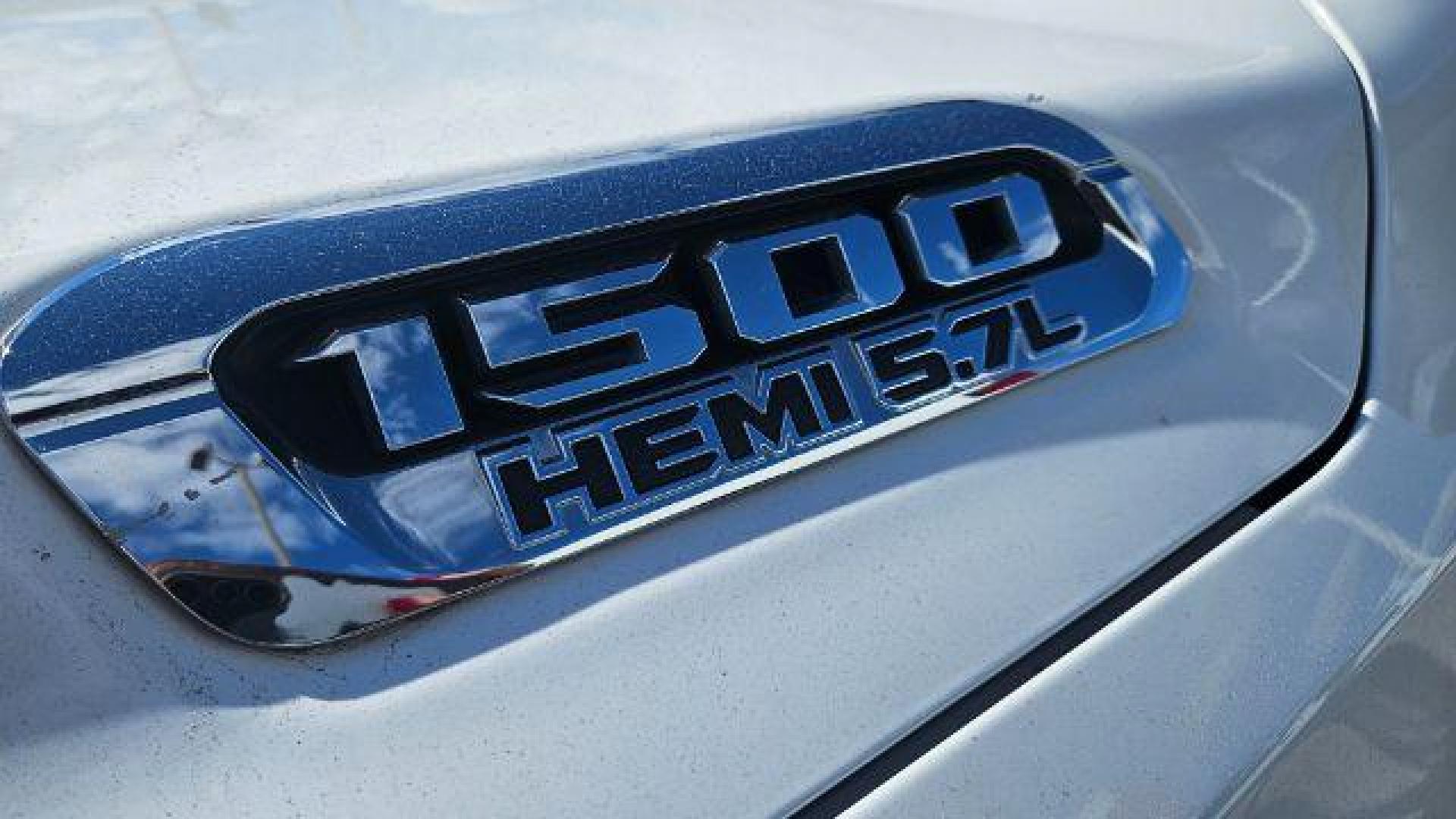 2019 Bright White Clearcoat /Black Ram 1500 Big Horn/Lone Star Crew Cab 4x2 5'7 Box (1C6RREFT0KN) , located at 4545 Spencer Hwy., Pasadena, 77504, (832) 266-1645, 29.666037, -95.173775 - Photo#6