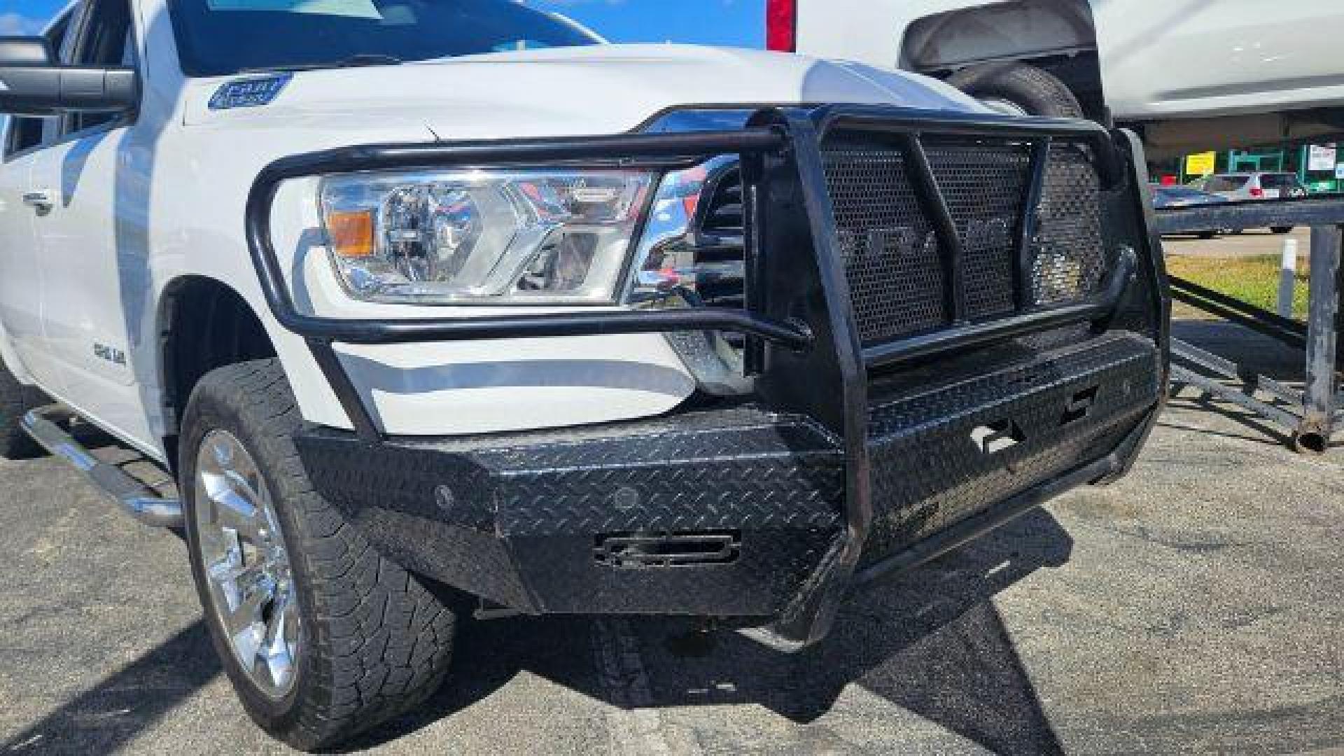 2019 Bright White Clearcoat /Black Ram 1500 Big Horn/Lone Star Crew Cab 4x2 5'7 Box (1C6RREFT0KN) , located at 4545 Spencer Hwy., Pasadena, 77504, (832) 266-1645, 29.666037, -95.173775 - Photo#26