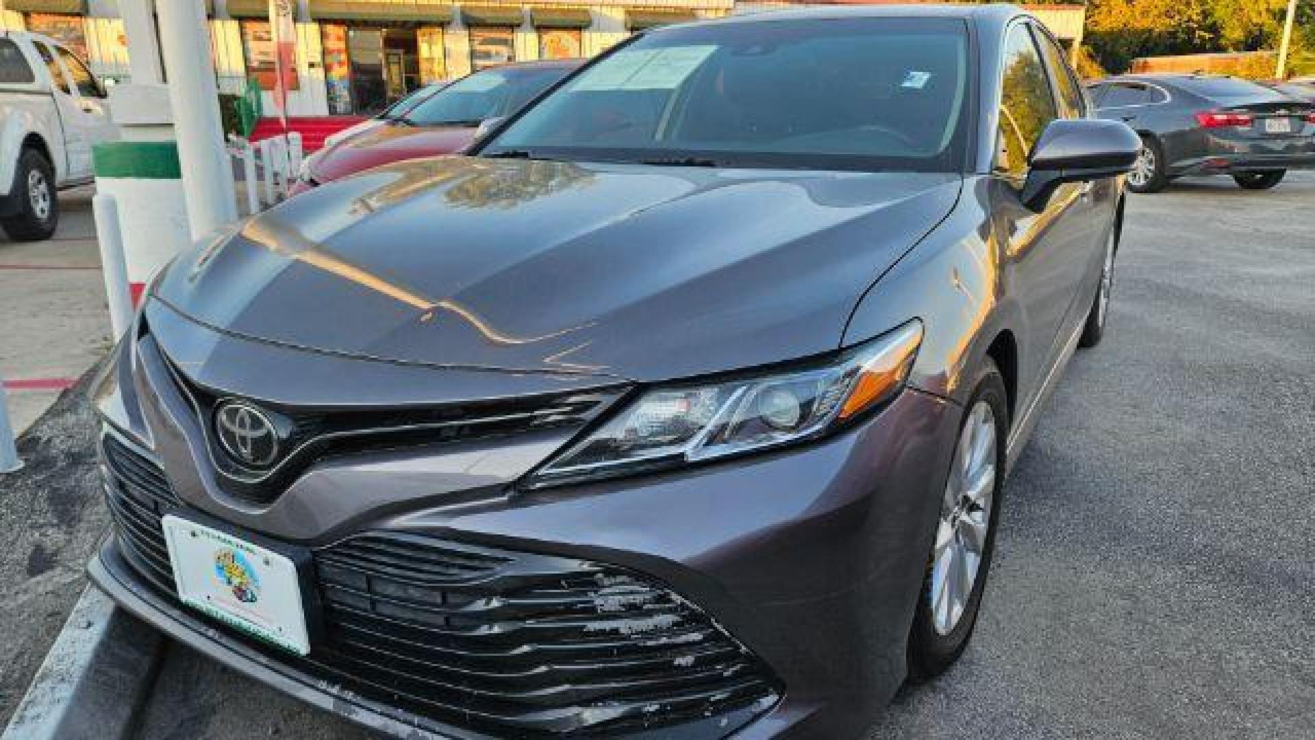 2018 Predawn Gray Mica /Ash Toyota Camry LE (4T1B11HK1JU) with an 2.5L I-4 port/direct injection engine, located at 4545 Spencer Hwy., Pasadena, 77504, (832) 266-1645, 29.666037, -95.173775 - Photo#4