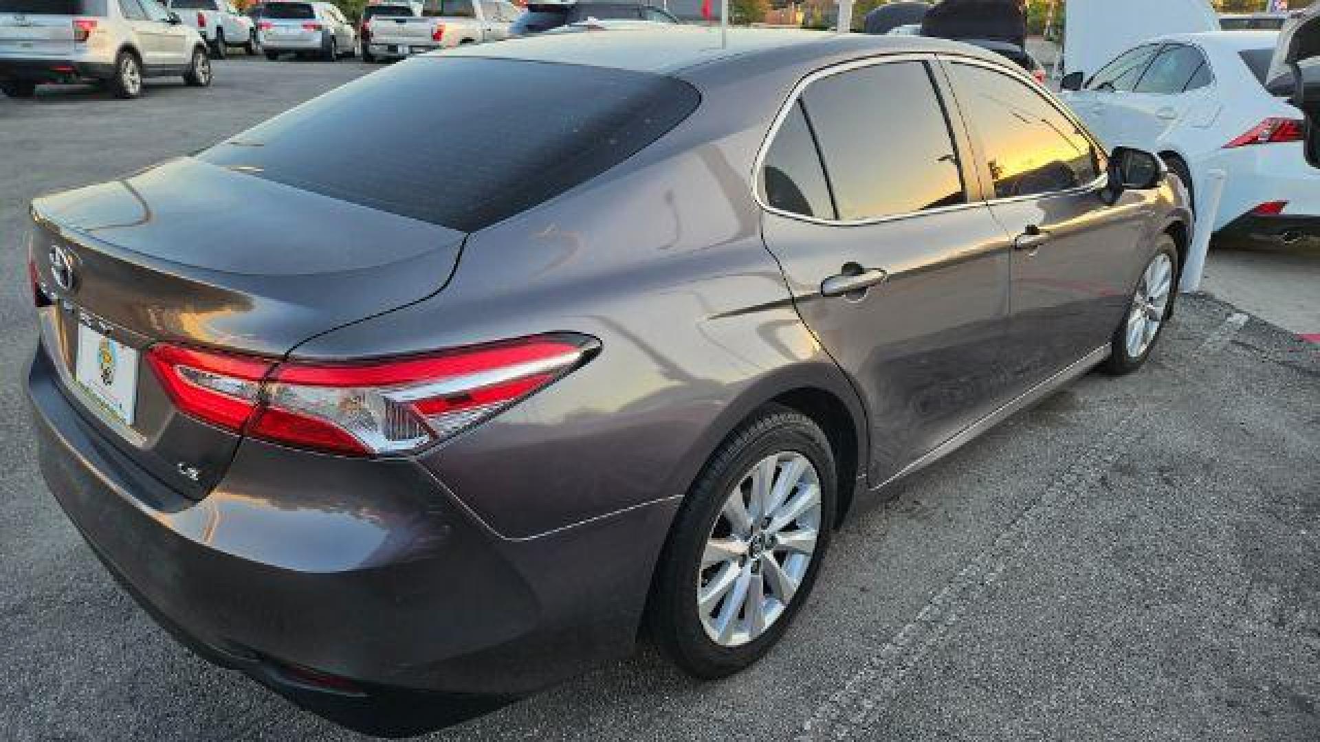 2018 Predawn Gray Mica /Ash Toyota Camry LE (4T1B11HK1JU) with an 2.5L I-4 port/direct injection engine, located at 4545 Spencer Hwy., Pasadena, 77504, (832) 266-1645, 29.666037, -95.173775 - Photo#11