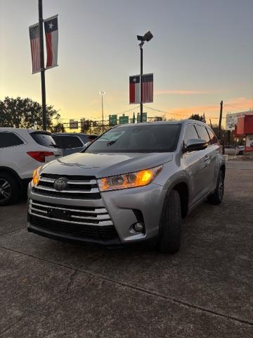 photo of 2018 Toyota Highlander XLE