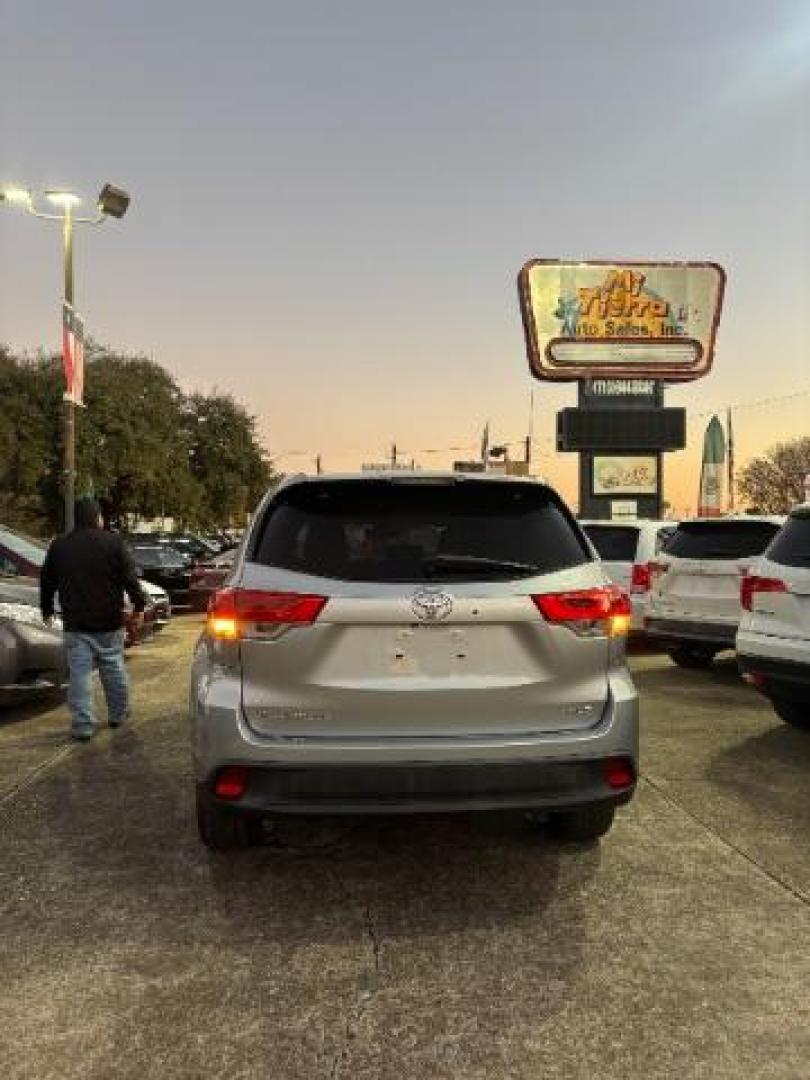 2018 Celestial Silver Metallic Toyota Highlander XLE (5TDKZRFH5JS) with an 3.5L V-6 port/direct injection engine, located at 7935 Gulf Freeway, Houston, 77017, (832) 266-1645, 29.684393, -95.275665 - Photo#2