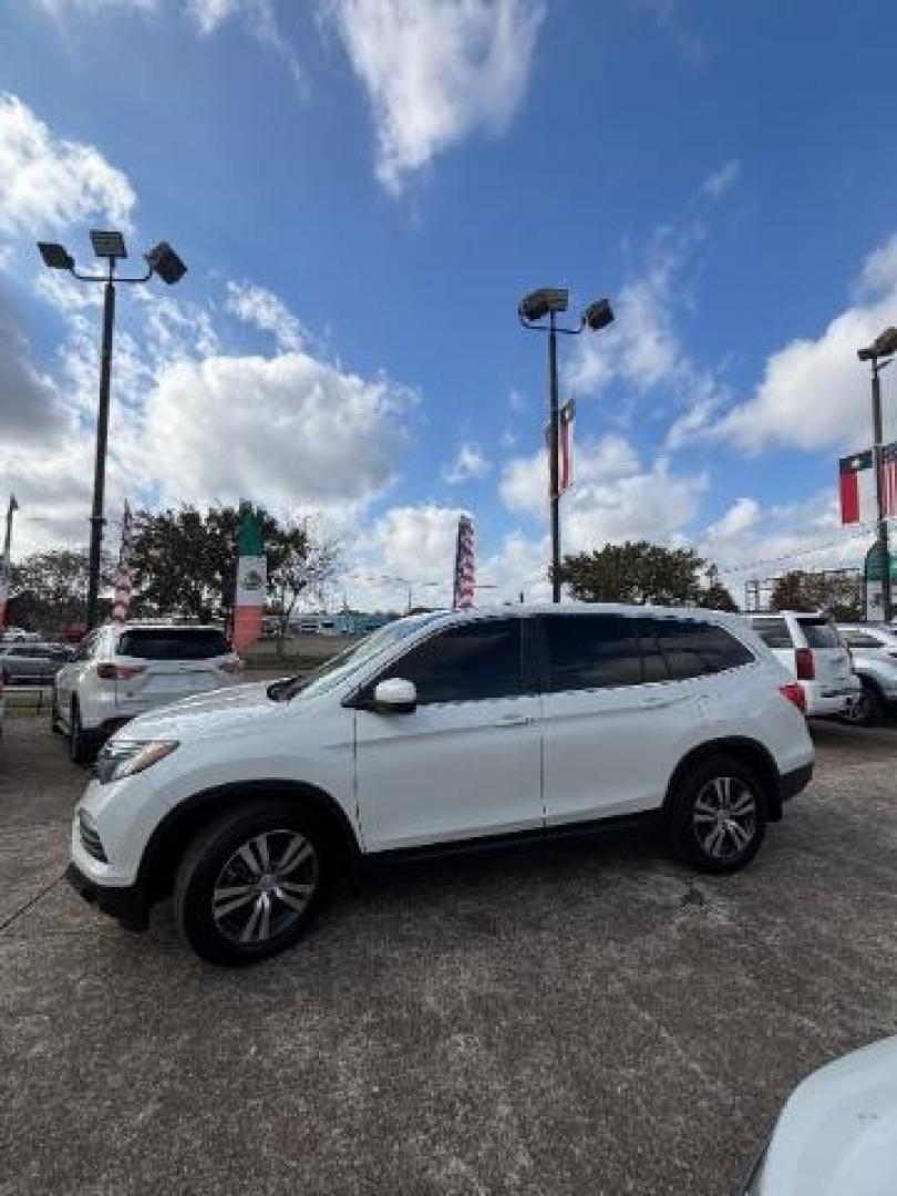 2017 Honda Pilot EX-L (5FNYF5H5XHB) with an 3.5L V-6 gasoline direct injection engine, located at 7935 Gulf Freeway, Houston, 77017, (832) 266-1645, 29.684393, -95.275665 - Photo#3