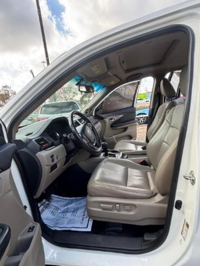 2017 Honda Pilot EX-L (5FNYF5H5XHB) with an 3.5L V-6 gasoline direct injection engine, located at 7935 Gulf Freeway, Houston, 77017, (832) 266-1645, 29.684393, -95.275665 - Photo#8