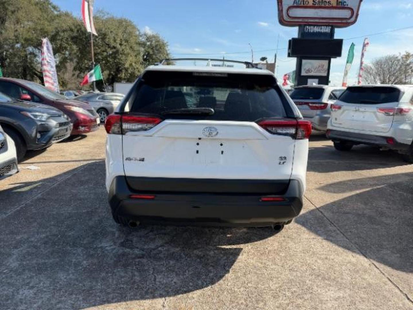 2019 Toyota RAV4 LE (JTMH1RFV9KD) with an Dynamic Force 2.5L I-4 port/direct injection engine, located at 7935 Gulf Freeway, Houston, 77017, (832) 266-1645, 29.684393, -95.275665 - Photo#3