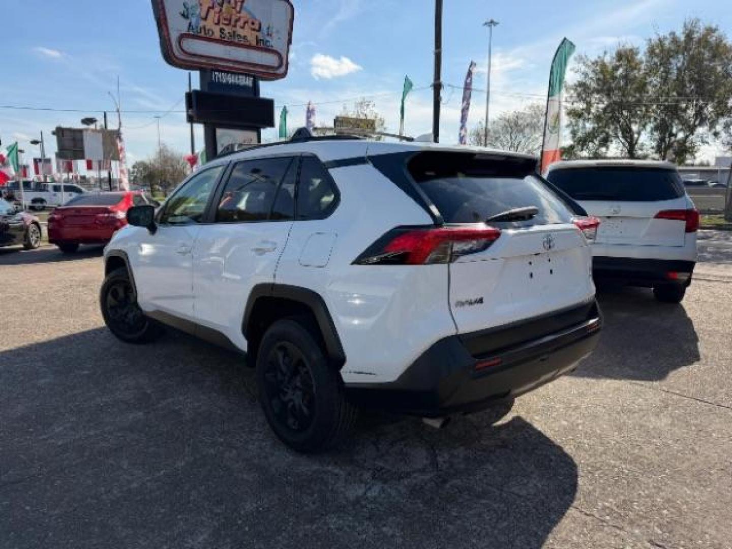 2019 Toyota RAV4 LE (JTMH1RFV9KD) with an Dynamic Force 2.5L I-4 port/direct injection engine, located at 7935 Gulf Freeway, Houston, 77017, (832) 266-1645, 29.684393, -95.275665 - Photo#6