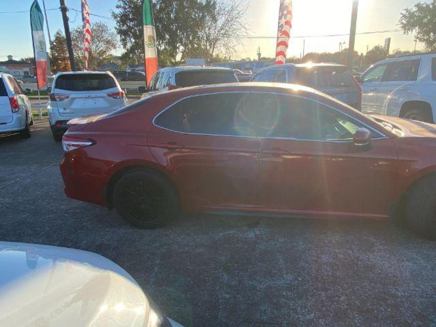 2020 Toyota Camry SE (4T1M11AK1LU) with an Dynamic Force 2.5L I-4 port/direct injection engine, located at 7935 Gulf Freeway, Houston, 77017, (832) 266-1645, 29.684393, -95.275665 - Photo#3