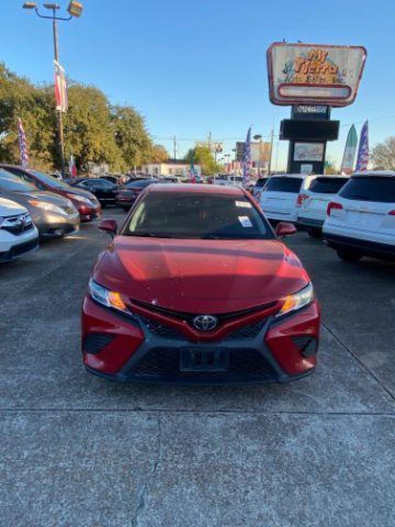 2020 Toyota Camry SE (4T1M11AK1LU) with an Dynamic Force 2.5L I-4 port/direct injection engine, located at 7935 Gulf Freeway, Houston, 77017, (832) 266-1645, 29.684393, -95.275665 - Photo#4