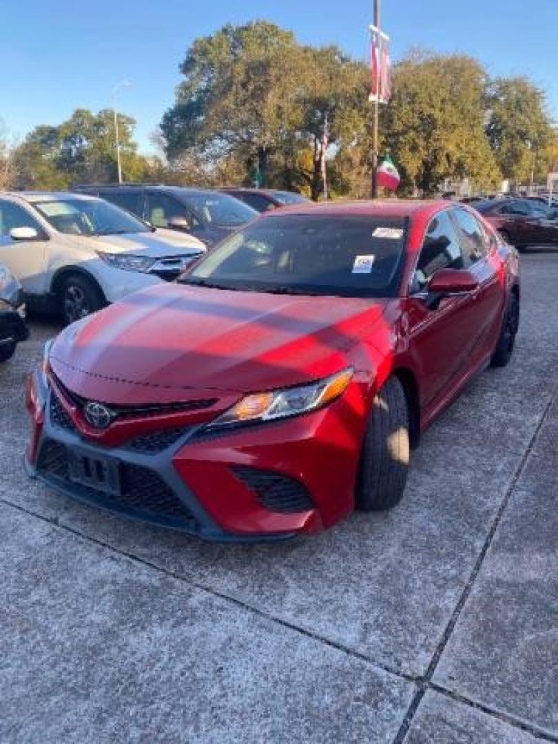 2018 Predawn Gray Mica Toyota Camry SE (4T1B11HK1JU) with an 2.5L I-4 port/direct injection engine, located at 7935 Gulf Freeway, Houston, 77017, (832) 266-1645, 29.684393, -95.275665 - Photo#0