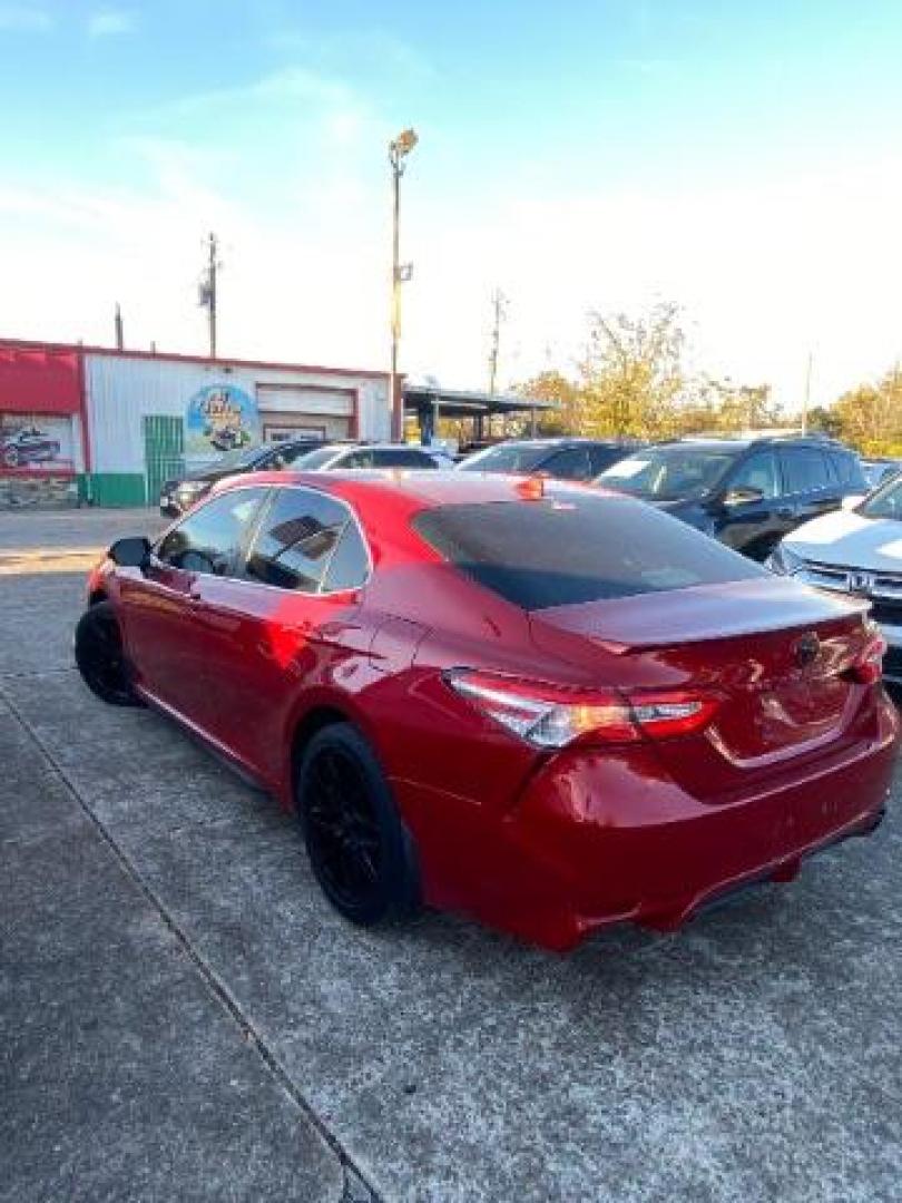 2018 Predawn Gray Mica Toyota Camry SE (4T1B11HK1JU) with an 2.5L I-4 port/direct injection engine, located at 7935 Gulf Freeway, Houston, 77017, (832) 266-1645, 29.684393, -95.275665 - Photo#1