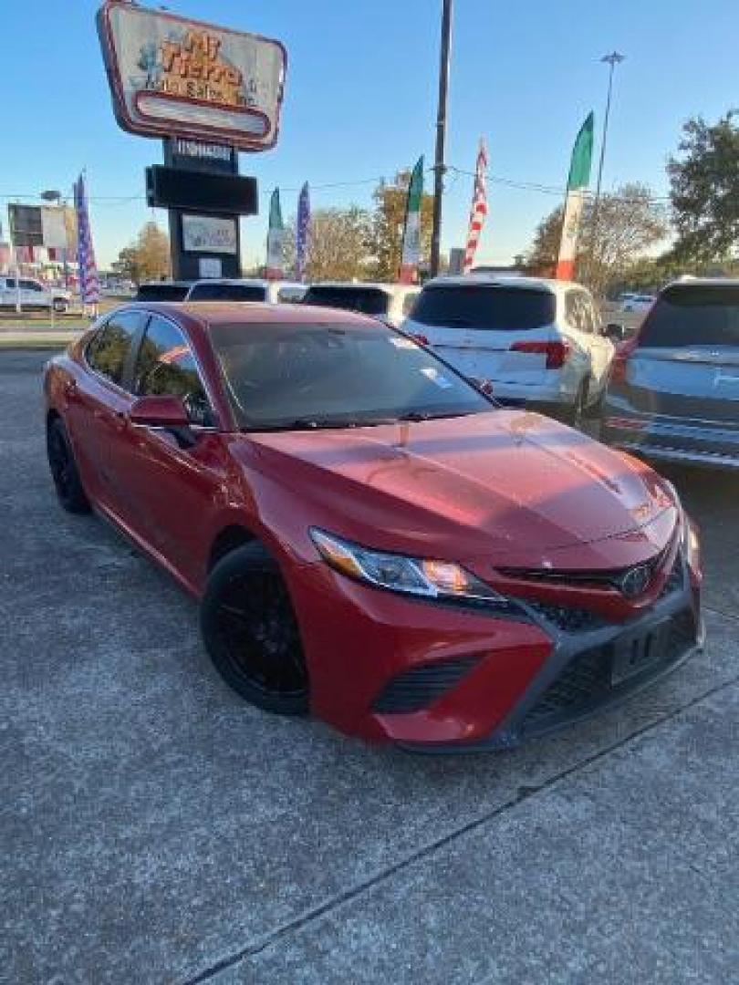 2018 Predawn Gray Mica Toyota Camry SE (4T1B11HK1JU) with an 2.5L I-4 port/direct injection engine, located at 7935 Gulf Freeway, Houston, 77017, (832) 266-1645, 29.684393, -95.275665 - Photo#4