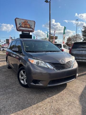 photo of 2015 Toyota Sienna LE 7 Passenger | LE 8 Passenger