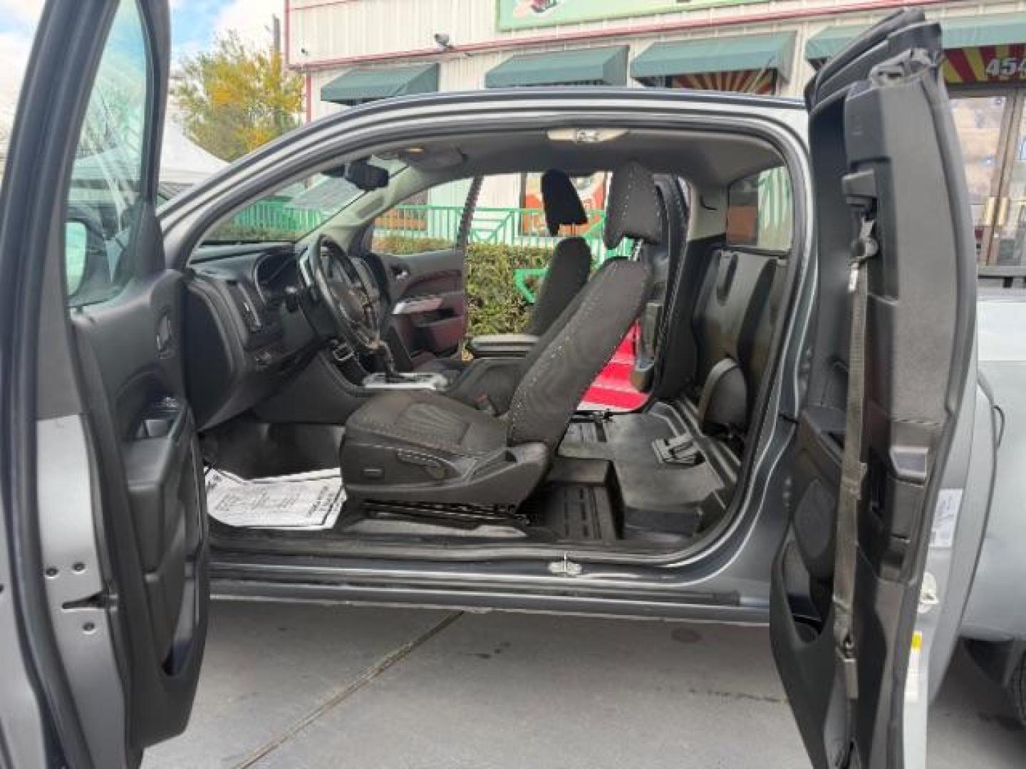 2021 Satin Steel Metallic /Jet Black Chevrolet Colorado 2WD Extended Cab Long Box LT (1GCHSCEA8M1) , located at 4545 Spencer Hwy., Pasadena, 77504, (832) 266-1645, 29.666037, -95.173775 - Photo#9