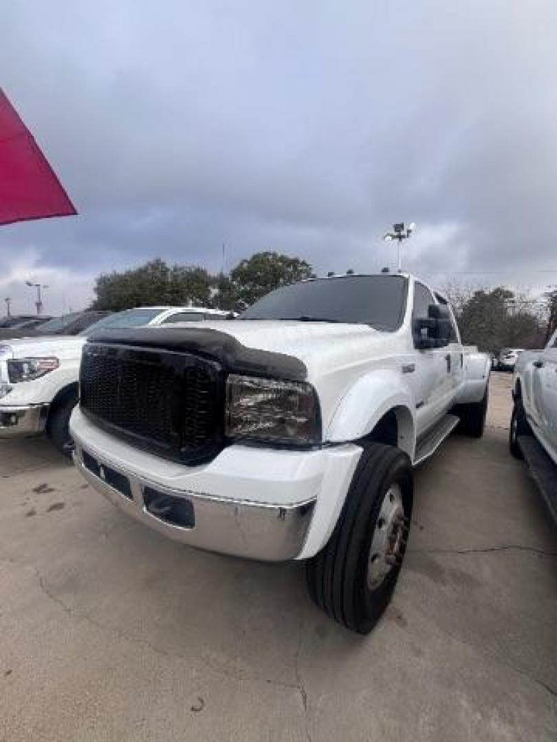 2006 white Ford F-450 Chassis LARIAT (1FDXW47P26E) , located at 7935 Gulf Freeway, Houston, 77017, (832) 266-1645, 29.684393, -95.275665 - Photo#2