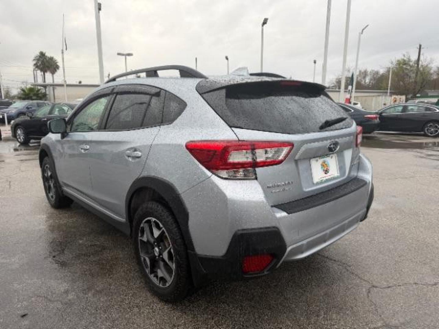 2018 Cool Gray Khaki /Black w/Orange Stitching Subaru Crosstrek 2.0i Premium (JF2GTABC8JH) with an 2L H-4 gasoline direct injection engine, located at 4545 Spencer Hwy., Pasadena, 77504, (832) 266-1645, 29.666037, -95.173775 - Photo#5