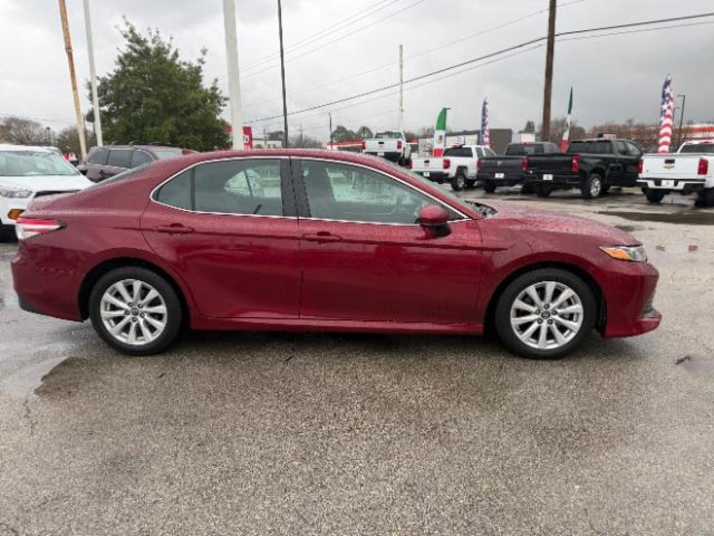 2020 Ruby Flare Pearl /Black Toyota Camry LE (4T1C11AK7LU) with an Dynamic Force 2.5L I-4 port/direct injection engine, located at 4545 Spencer Hwy., Pasadena, 77504, (832) 266-1645, 29.666037, -95.173775 - Photo#3