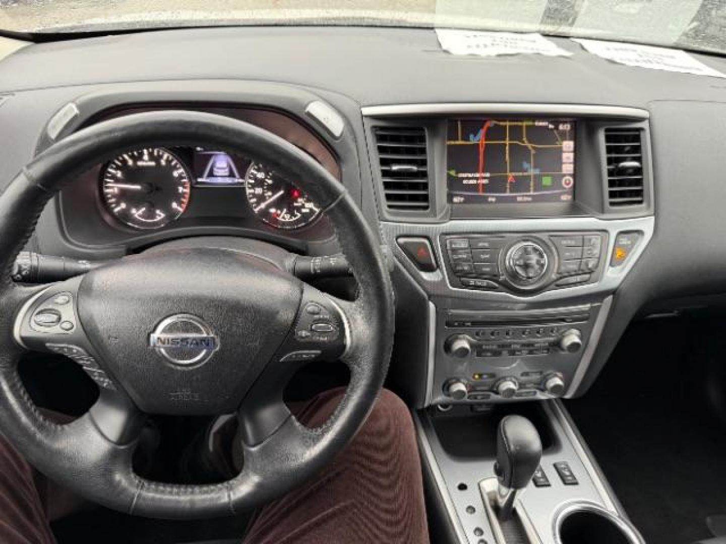 2019 Glacier White /Charcoal Nissan Pathfinder SL (5N1DR2MN9KC) with an 3.5L V-6 gasoline direct injection engine, located at 4545 Spencer Hwy., Pasadena, 77504, (832) 266-1645, 29.666037, -95.173775 - Photo#14