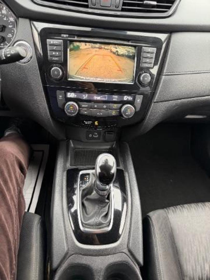 2020 Gun Metallic /Charcoal Nissan Rogue SV FWD (JN8AT2MT7LW) with an 2.5L I-4 DOHC engine, located at 4545 Spencer Hwy., Pasadena, 77504, (832) 266-1645, 29.666037, -95.173775 - Photo#9