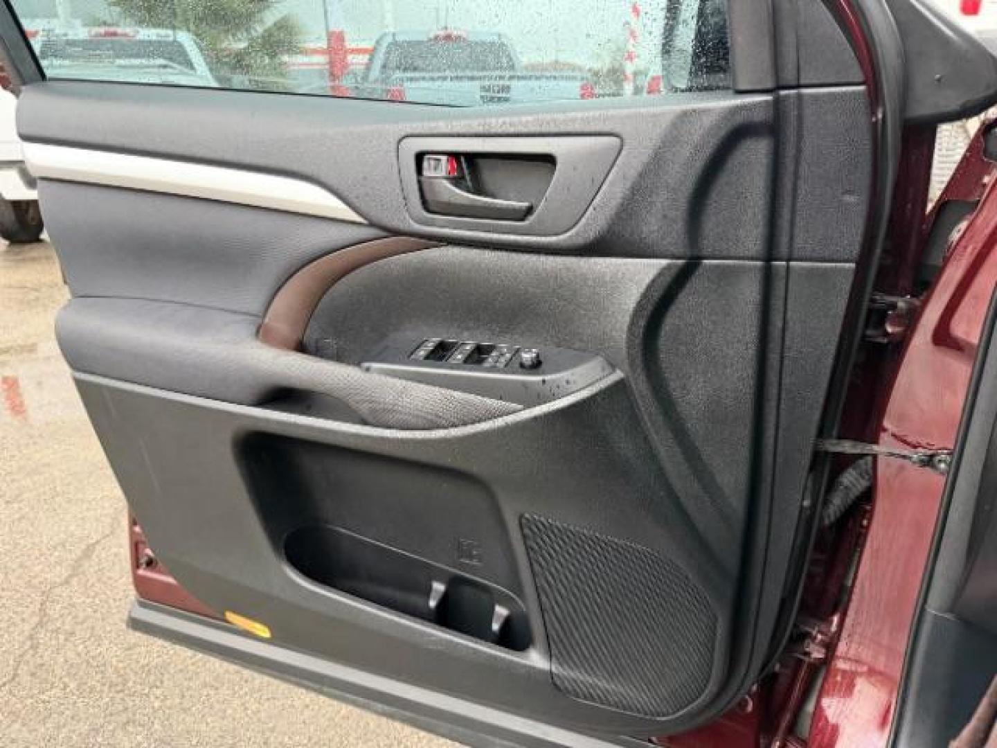 2015 Ooh La La Rouge Mica /Black Toyota Highlander LE (5TDZARFH9FS) with an 2.7L I-4 DOHC engine, located at 4545 Spencer Hwy., Pasadena, 77504, (832) 266-1645, 29.666037, -95.173775 - Photo#9