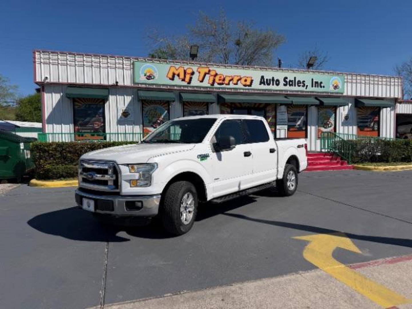 2016 Oxford White /Medium Earth Gray Ford F-150 XLT | XL | LARIAT (1FTEW1EP1GF) , located at 4545 Spencer Hwy., Pasadena, 77504, (832) 266-1645, 29.666037, -95.173775 - Photo#0